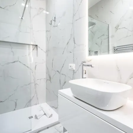 Alissa Nocleg ze śniadaniem 4*