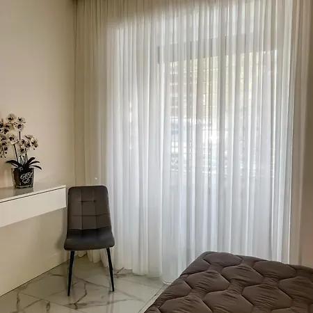 Oda ve Kahvaltı Alissa 4*