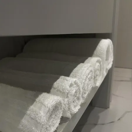 Alissa Oda ve Kahvaltı Roma