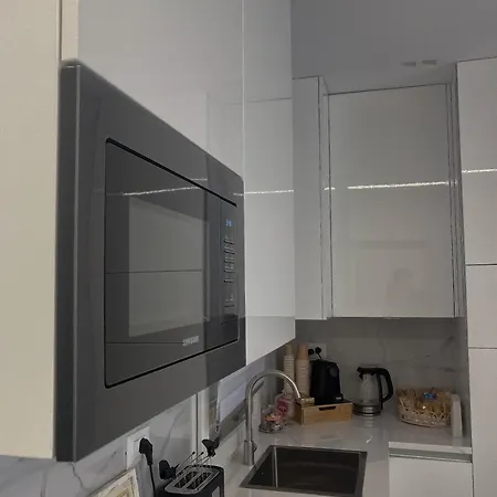 Alissa Oda ve Kahvaltı Roma